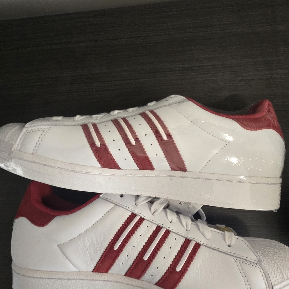 Adidas Superstar Men’s Size 11 ID1371 White Red Embroidered 3 Stripes NEW - Picture 3 of 9